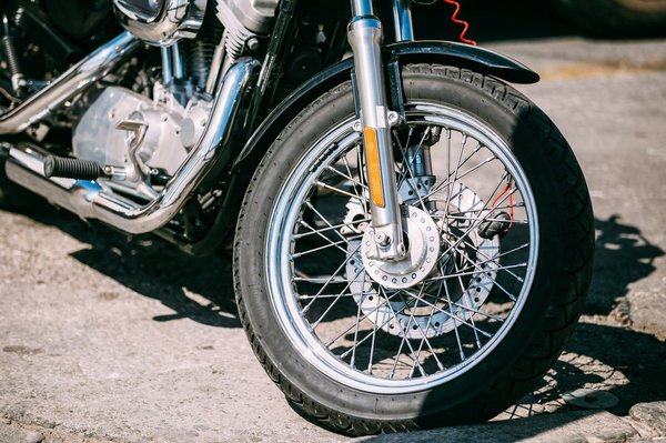 En quoi le pneu moto est nécessaire pour la sécurité ?